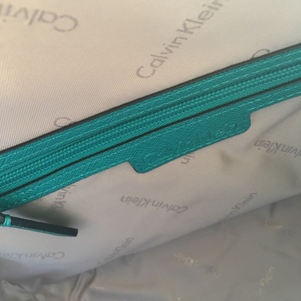 CALVIN KLEIN TURQUOISE PURSE - Picture 5 of 8
